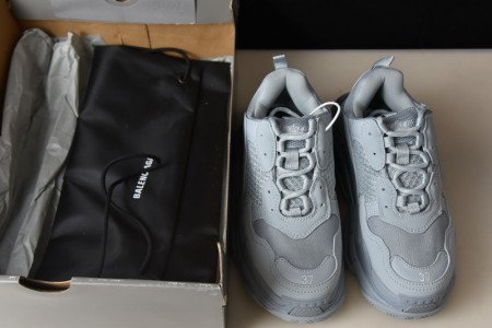 Balenciaga Triple S SNEAKER