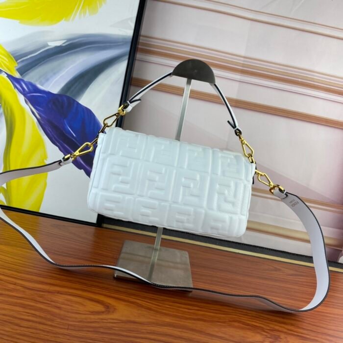 FENDI BAGUETTE Embossed design White Handbag F0191 Size: 26x5x15cm