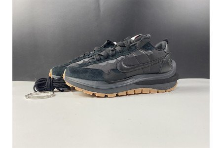 Nike Vaporwaffle Sacai Black Gum