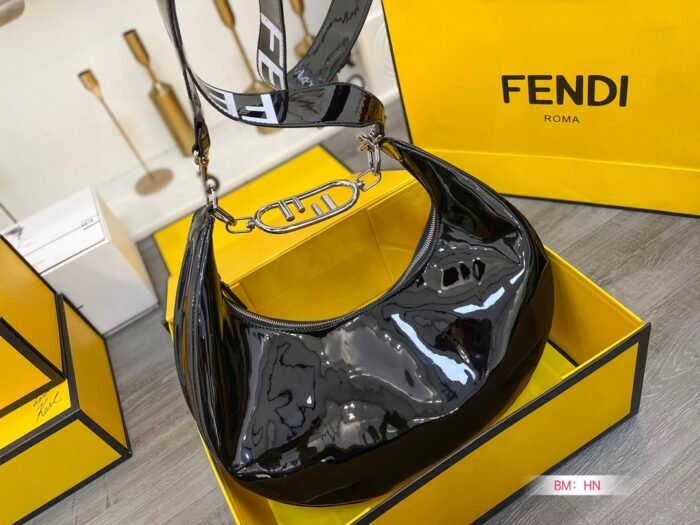 FENDI Patent leather half moon bag Size: 34*16cm