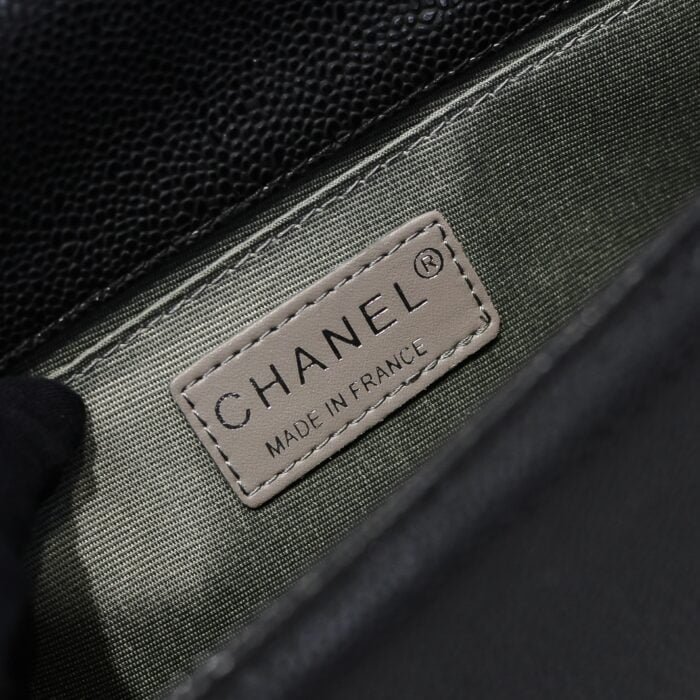 Chanel Cowhide caviar with sliver hardware size: 25*15*9cm