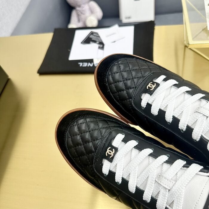 Chanel 2023 counter top casual sneakers size: 35–41 note shoes size when you fill shipping address