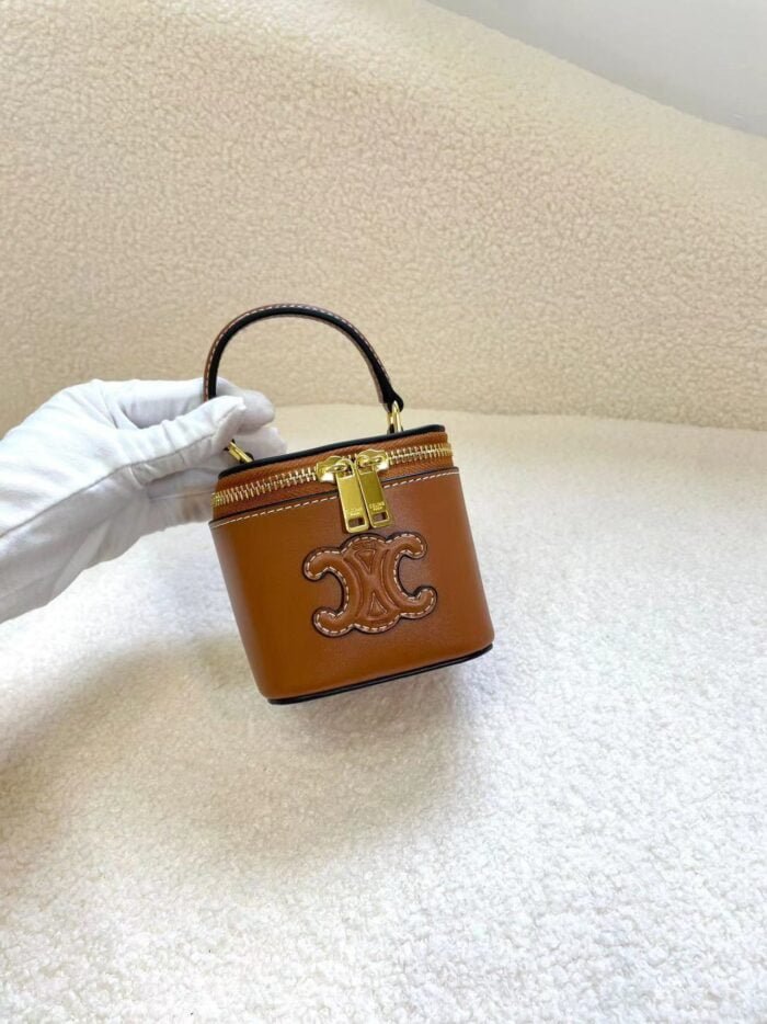 Celine celin-e23s Spring/Summer – Mini smooth leather makeup case