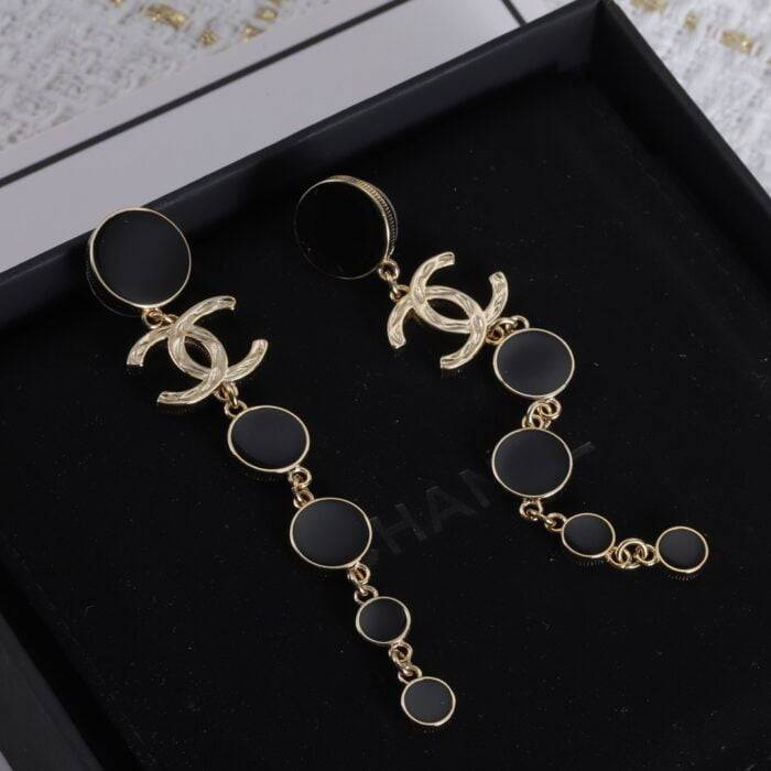 Chanel long earring
