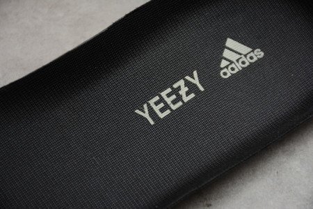 ADIDAS YEEZY BOOST 700 MNVN ?ORANGE?