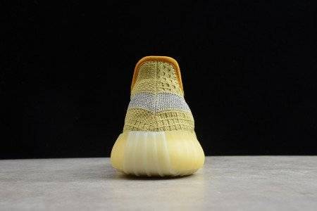 YEEZY BOOST 350 V2 ?MARSH?