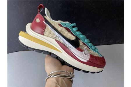Sacai x Nike Pegasus VaporFly SP
