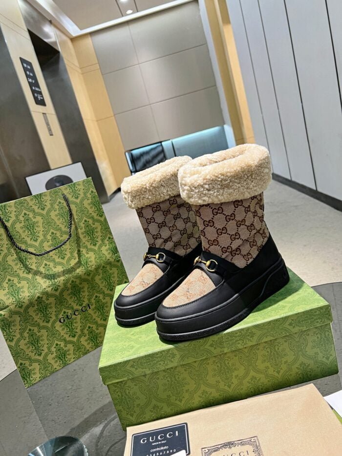Gucci Fluffy Thigh-high boots size: 35—41 note shoes size when you fill shipping address