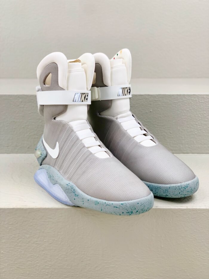 Nike Air Mag”Back To The Future McFly