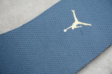 AIR JORDAN 1 MID ‘JETER’