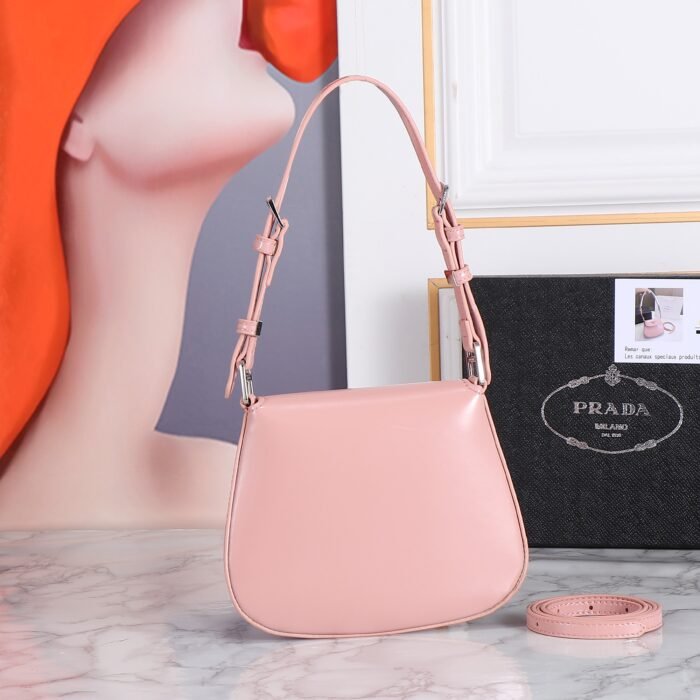 Prada hobo cleo Patent leather 611 pink size:22*13cm
