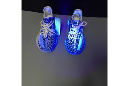 Yeezy 350 Boost V2 ?Zebra