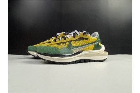 sacai x Nike VaporWaffle ?Tour Yellow?