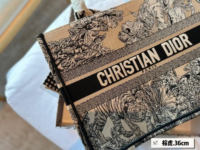 Dior Three-dimensional embroidery Book 23 tote shopping bags size: 36*28 cm