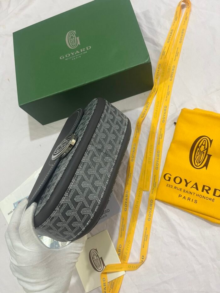 Goyard Goyardine Shell bag grey Size: 26*18*8cm