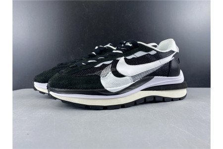 Sacai x Nike Pegasua Vaporfly Black White