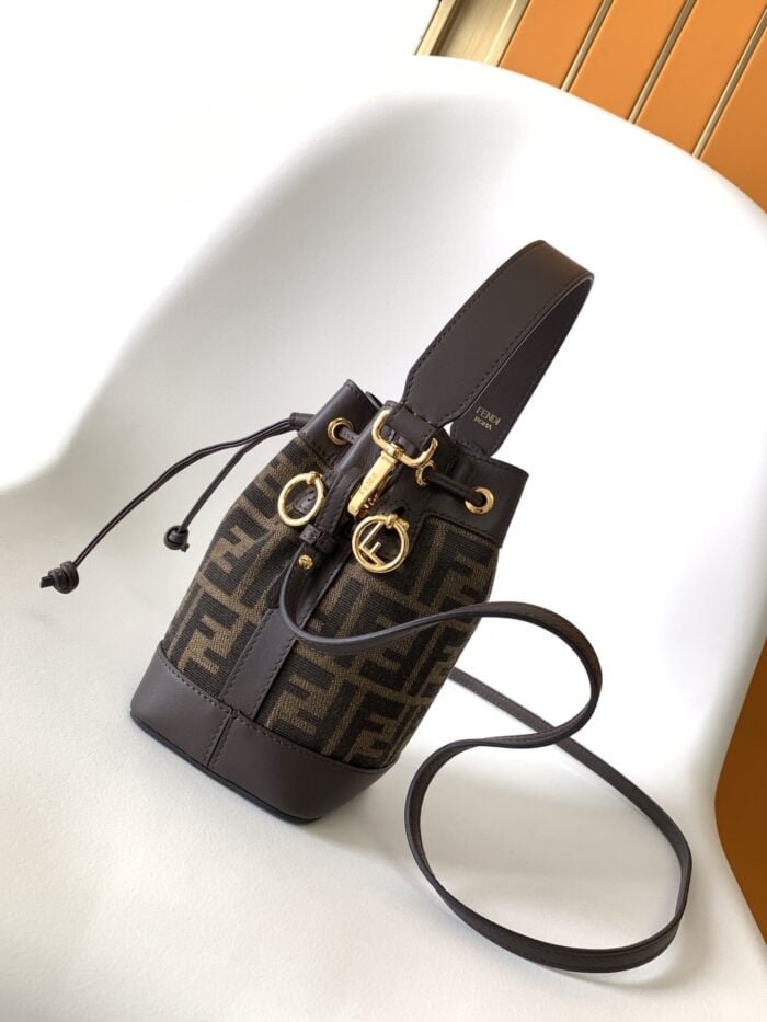 Fendi mon tresor mini Bucket bag size:18.5*12*10cm