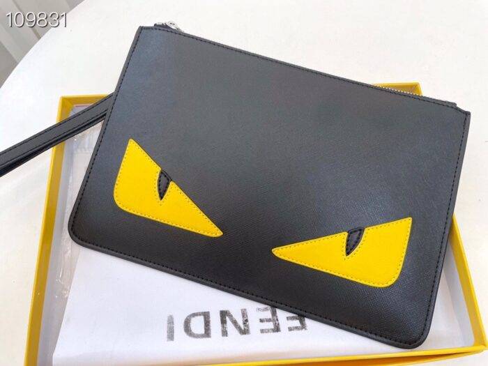 FENDI Large capacity Handbag Size: 29.5x20x1cm