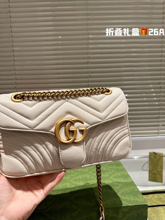 GUCCI / GG marmont cowhide cream white size: 26*14m