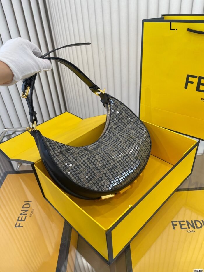 FENDI half moon bag underarm bag Size: 20*10cm /25*13cm