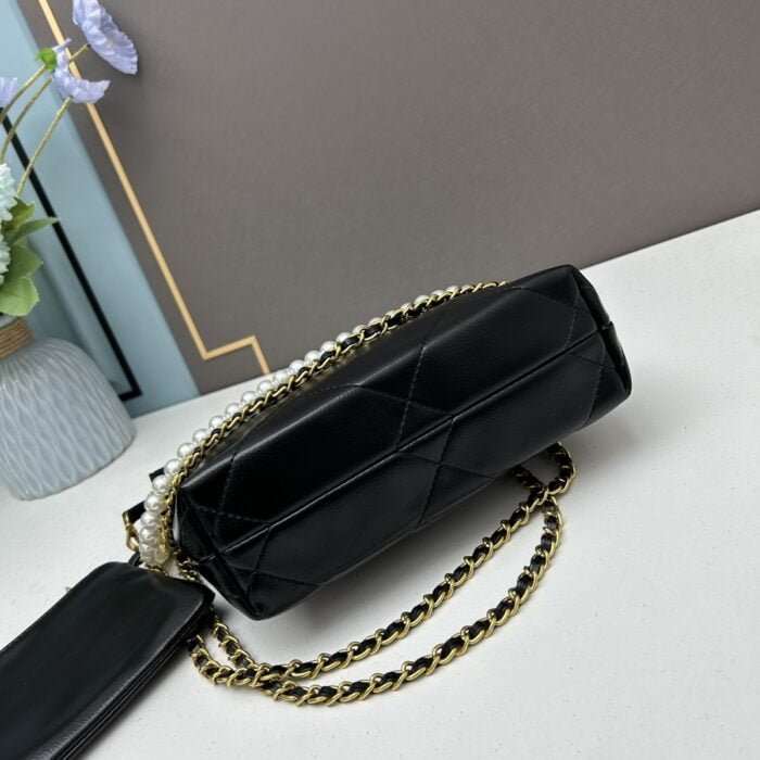 CHANEL Pearl garbage bag black size: 23*28*22*7cm