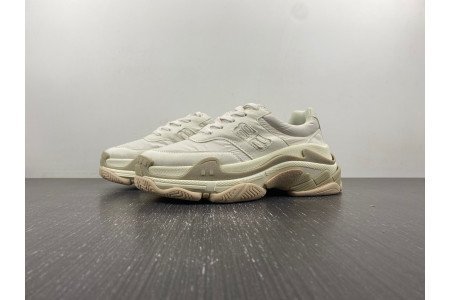 Balenciaga Triple S SNEAKER
