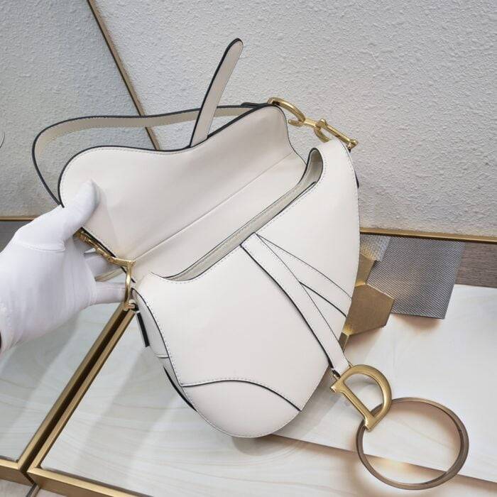 Dior saddle leather with Spaghetti straps white size: 25.5 *20 * 6.5cm