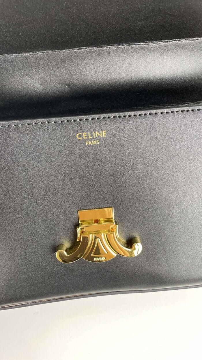 CELINE Arc de Triomphe Black with Chain 8067 size: 22 X 13.5 X 6cm