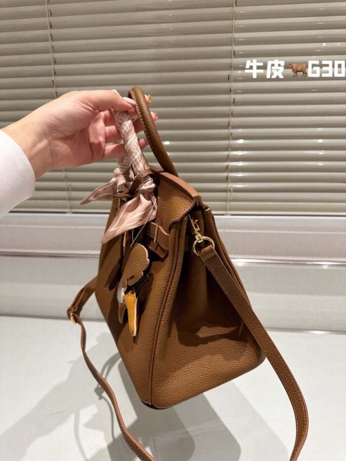 Hermès Birkin Togo Calf Gold Hardware chestnut size: 30Cm/ 25Cm
