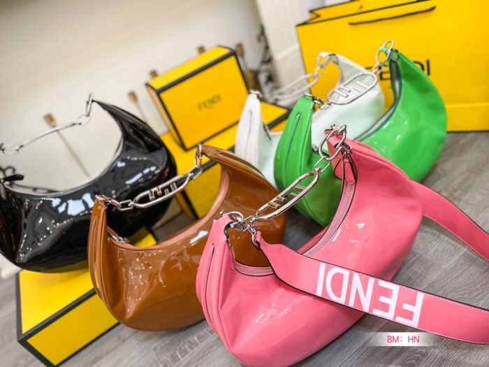 FENDI Patent leather half moon bag Size: 34*16cm
