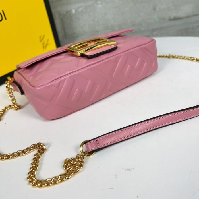 FENDI BAGUETTE Mini Chain Strap Pink Handbag Size: 4*18*11cm