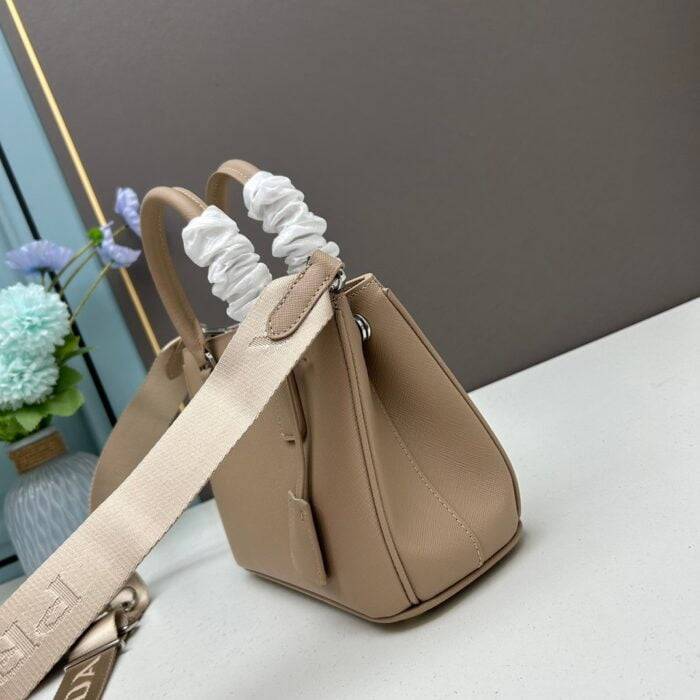 Prada three-in-one shoulderbag size: 23×16.5 x10cm