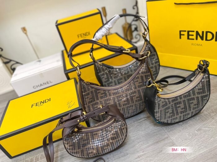 FENDI half moon bag underarm bag Size: 20*10cm /25*13cm