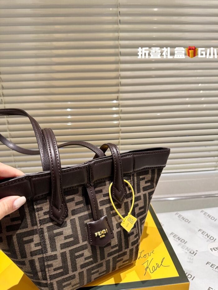 FENDI Origami Shopping bag size:14*20cm