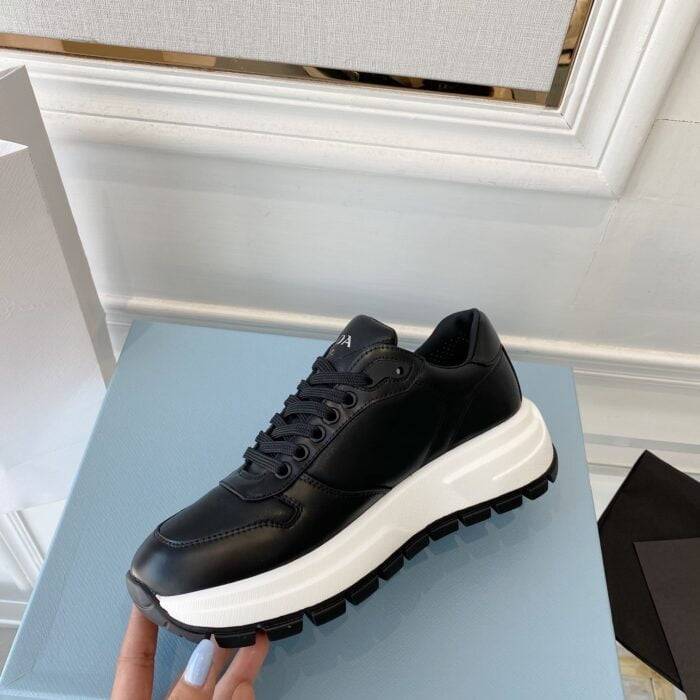 Prada Patent leather black Size: 34-40 note shoes size which you want when you fill shipping address