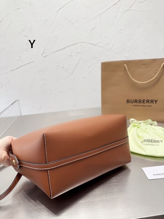 Burberry Tote brown bag size: 28* 22cm
