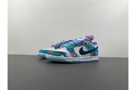 Futura Laboratories x Nike SB Dunk Low