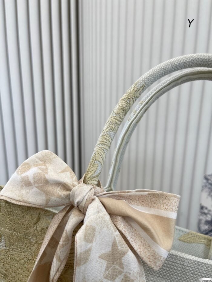Dior BOOK Canvas tote size: 41*32/36*27cm