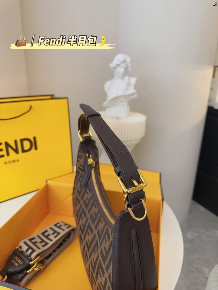 FENDI half moon bag Underarm bag Size: 28*16cm