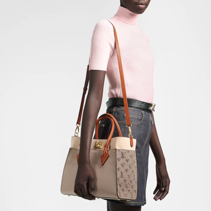 Louis Vuitton / LV On My Side MM M53825