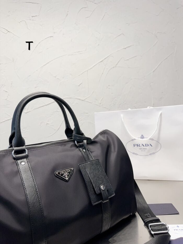 Prada travel bag size: 43*25cm