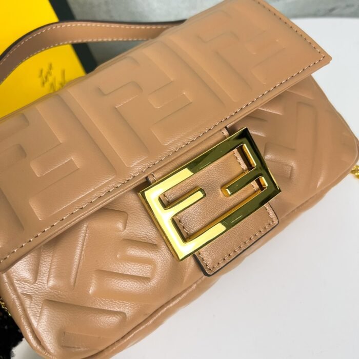 FENDI BAGUETTE Mini Chain Strap Earthy yellow Handbag Size: 4*18*11cm