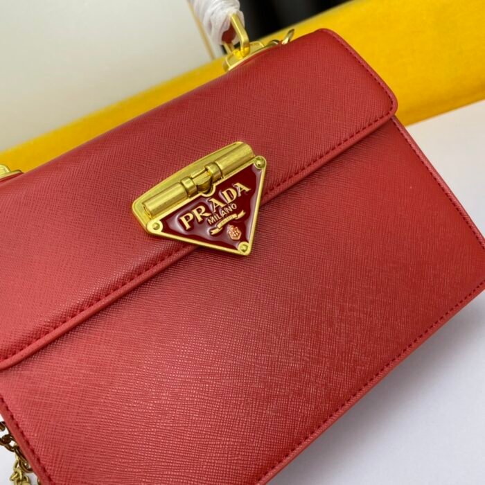 Prada organ bag red size: 20*15*5cm