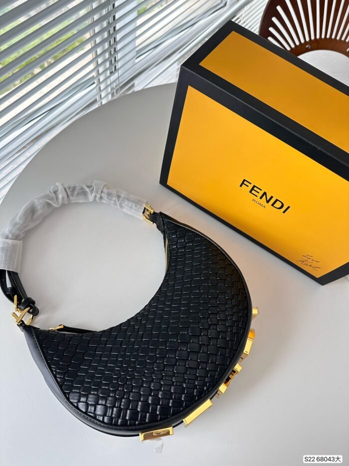 FENDI Woven half moon bag underarm bag 68043 68059 Size: 24*13cm/19*10cm