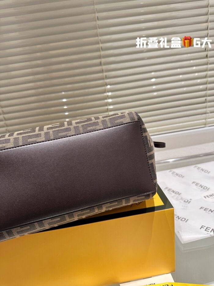 FENDI Origami Shopping bag size:26*28cm
