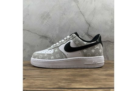 L0VT SNEAKERS