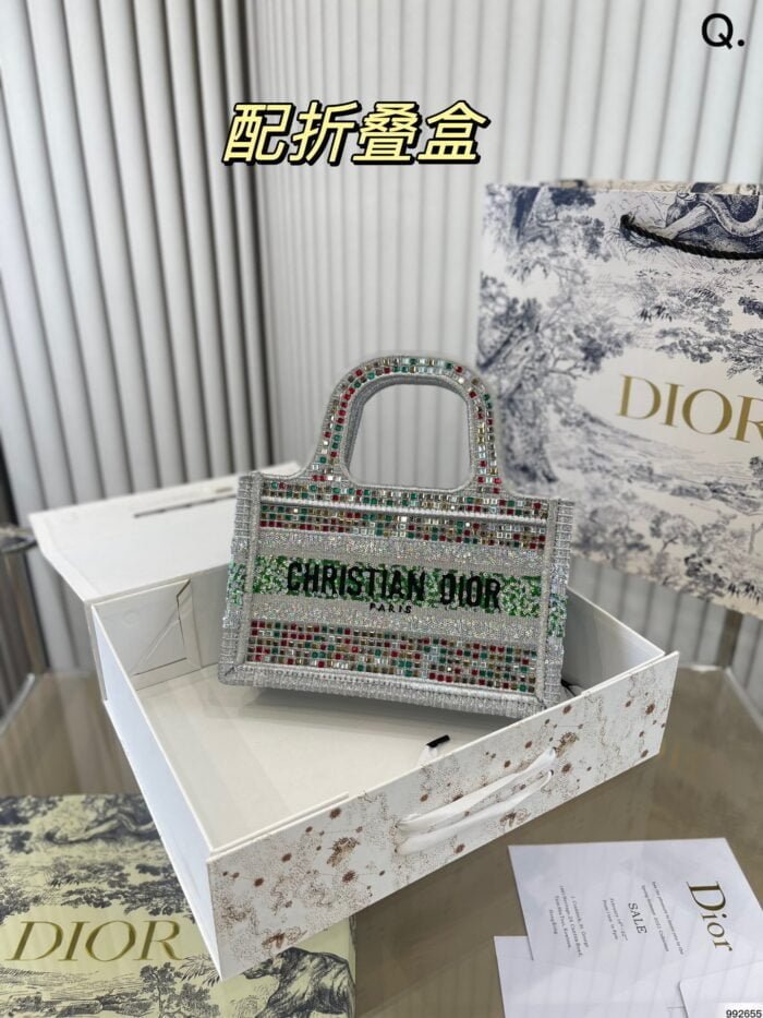 Dior BOOK TOTE Diamond setting bag size: 22*14cm