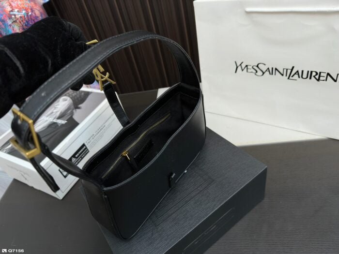 YSL vintage Underarm bag size: 24*13cm
