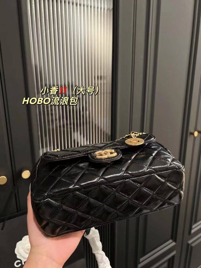 Chanel HOBO bag Oil wax leather 3690 size: 22*20cm