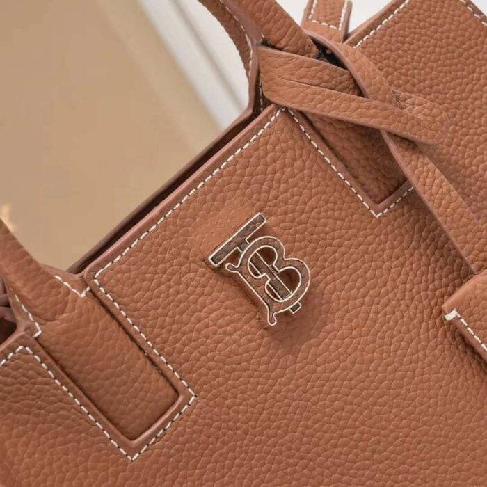 Burberry tote calfskin bag 8376 brown size: 27 * 11 * 20 cm